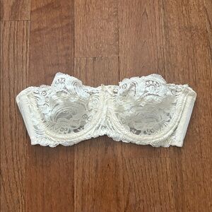 Vintage Victoria’s secret gold label cream lace strapless bra 34B